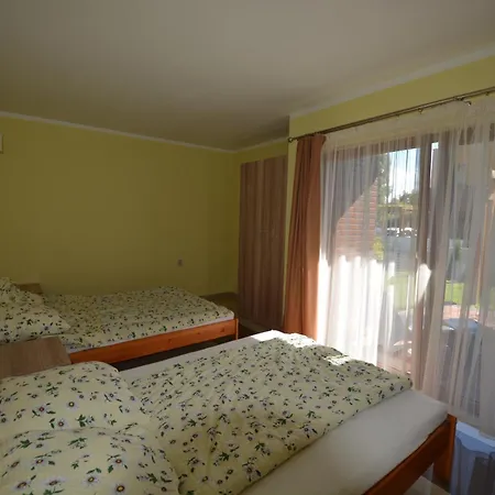 Domyletnie Sarbinowo Maly Dom 46 M2 Z Ogrodzona Dzialka Exterior foto
