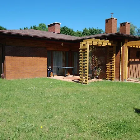 Domyletnie Sarbinowo Maly Dom 46 M2 Z Ogrodzona Dzialka Exterior foto